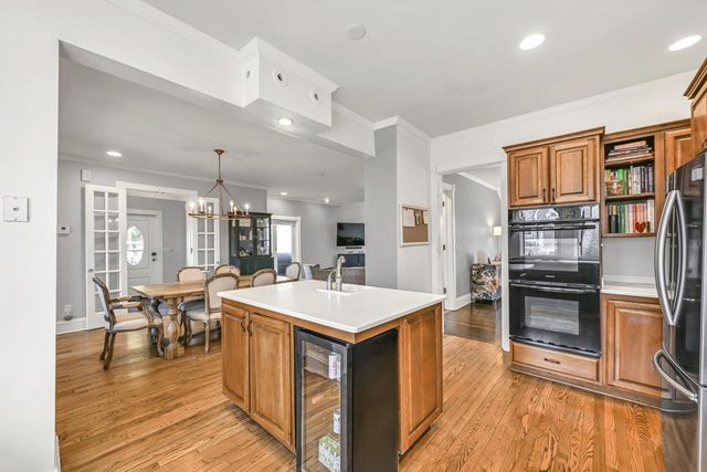 806 E Beaumont AVENUE, Whitefish Bay, WI 53217