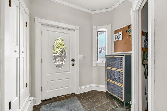 806 E Beaumont AVENUE, Whitefish Bay, WI 53217