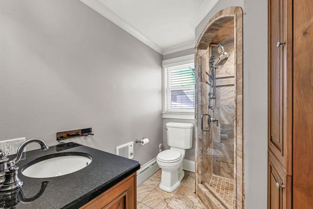 806 E Beaumont AVENUE, Whitefish Bay, WI 53217