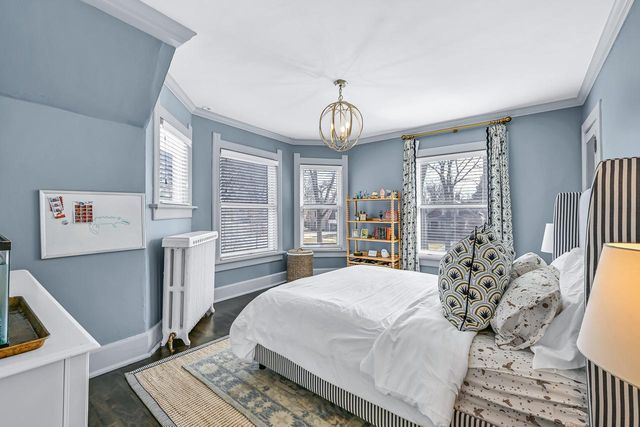 806 E Beaumont AVENUE, Whitefish Bay, WI 53217