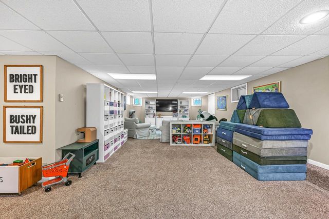 806 E Beaumont AVENUE, Whitefish Bay, WI 53217