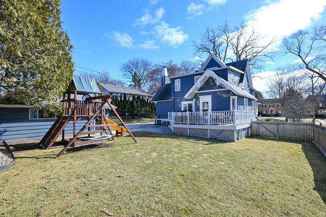 806 E Beaumont AVENUE, Whitefish Bay, WI 53217