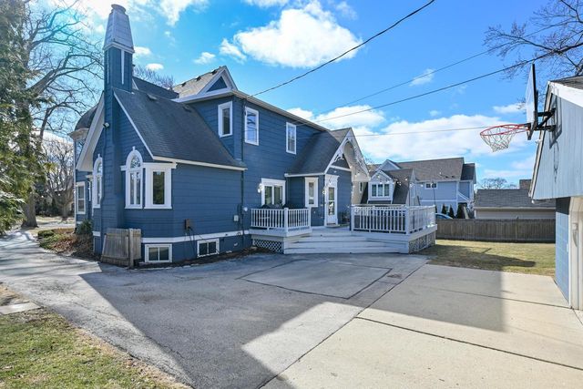 806 E Beaumont AVENUE, Whitefish Bay, WI 53217