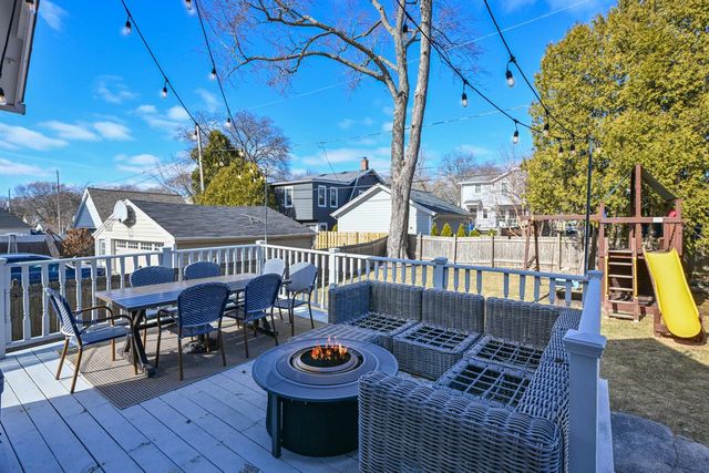 806 E Beaumont AVENUE, Whitefish Bay, WI 53217