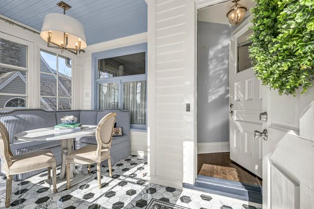 806 E Beaumont AVENUE, Whitefish Bay, WI 53217