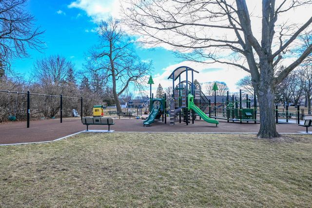 806 E Beaumont AVENUE, Whitefish Bay, WI 53217