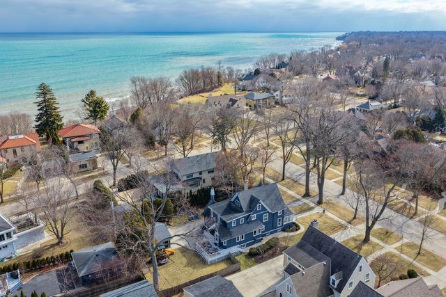 806 E Beaumont AVENUE, Whitefish Bay, WI 53217