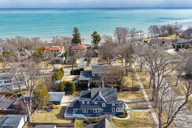 806 E Beaumont AVENUE, Whitefish Bay, WI 53217