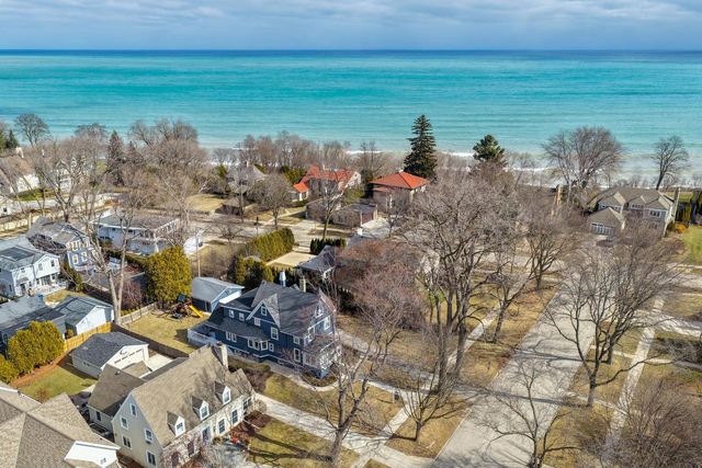 806 E Beaumont AVENUE, Whitefish Bay, WI 53217