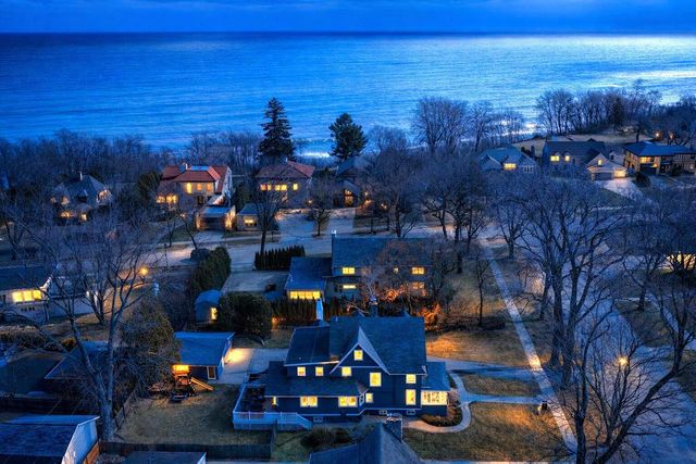 806 E Beaumont AVENUE, Whitefish Bay, WI 53217