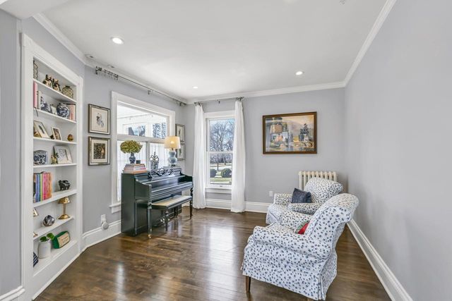 806 E Beaumont AVENUE, Whitefish Bay, WI 53217