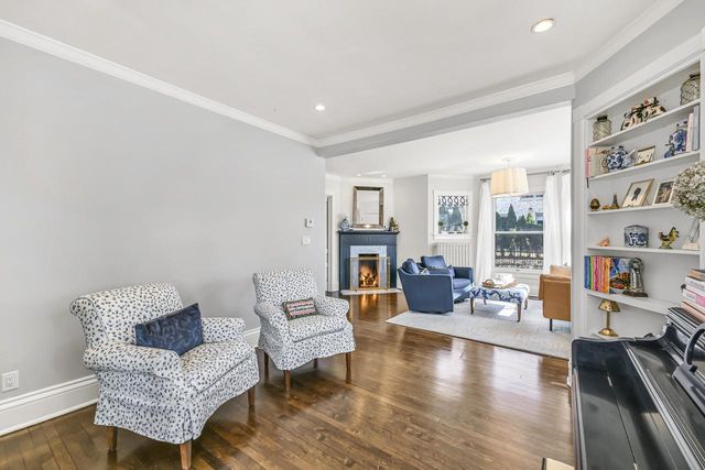 806 E Beaumont AVENUE, Whitefish Bay, WI 53217