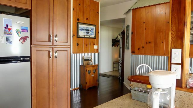 4432 Swan Street, Hitchcock, TX 77563