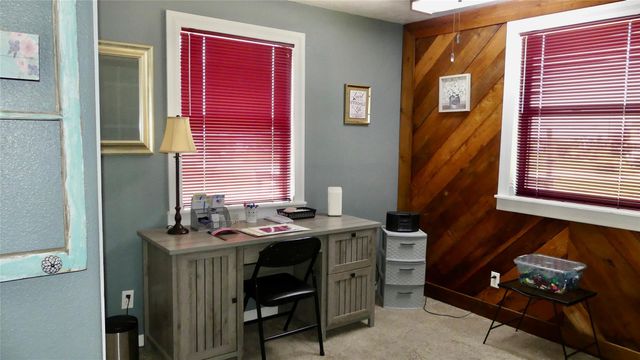 4432 Swan Street, Hitchcock, TX 77563