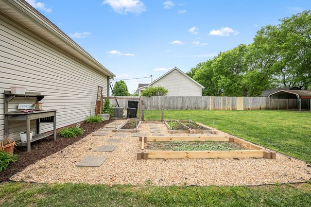 219 TOWBRIDGE DR, Murfreesboro, TN 37129