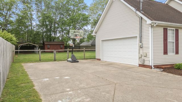 219 TOWBRIDGE DR, Murfreesboro, TN 37129