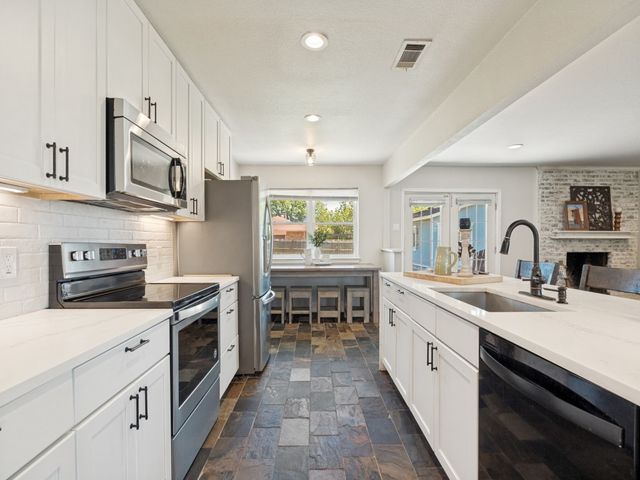 20 Lee Drive, Heath, TX 75032