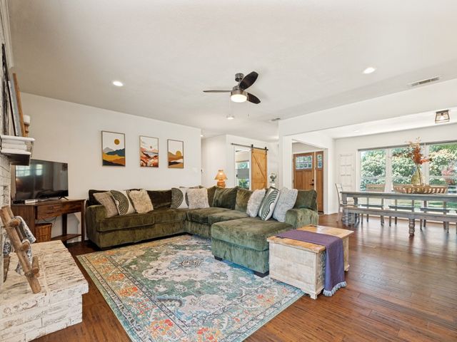 20 Lee Drive, Heath, TX 75032