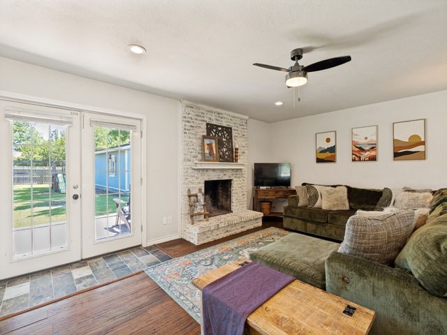 20 Lee Drive, Heath, TX 75032