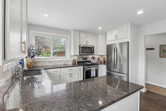 23579 W Windsor Terrace, Antioch, IL 60002