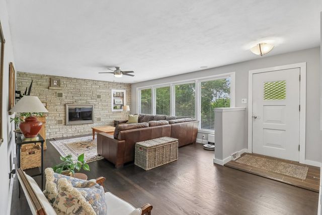 23579 W Windsor Terrace, Antioch, IL 60002