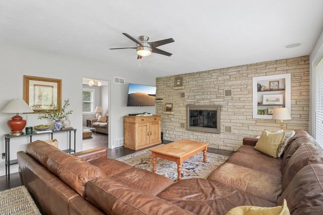 23579 W Windsor Terrace, Antioch, IL 60002