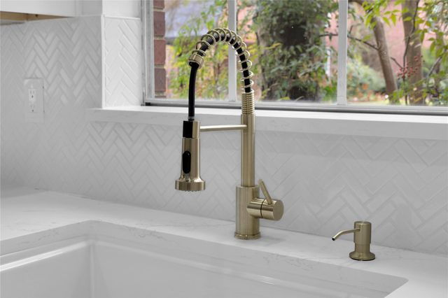 17519 Shelburne Lane, Spring, TX 77379