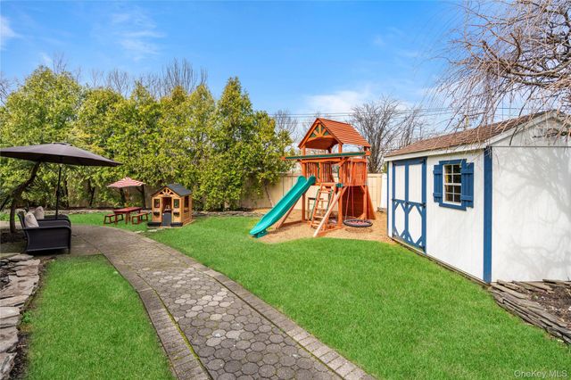 12 Kingswood Circle, Old Bethpage, NY 11804