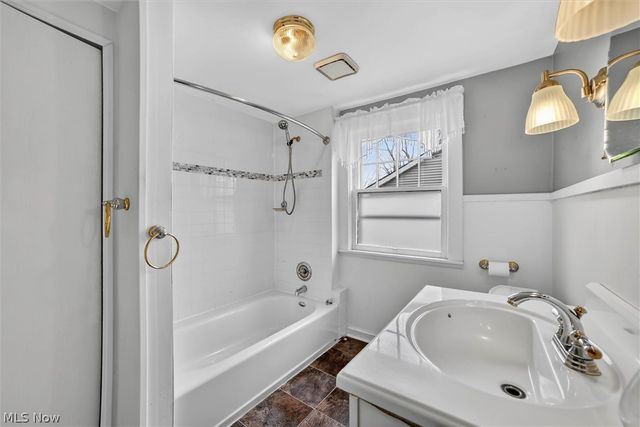 322 W 28th Street, Lorain, OH 44055
