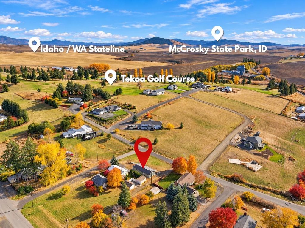 235 S LINDSEY St, Tekoa, WA 99033 photo 3