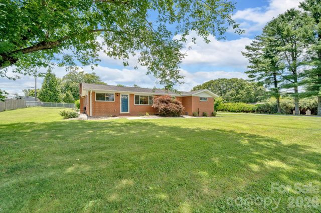 10 Moland Drive, Etowah, NC 28729