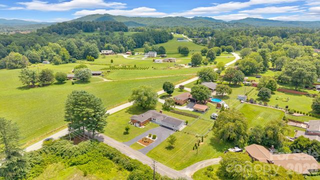 10 Moland Drive, Etowah, NC 28729