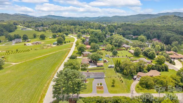 10 Moland Drive, Etowah, NC 28729