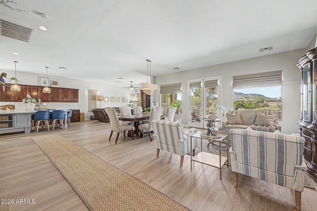 3915 E MEADOWVIEW Drive, Gilbert, AZ 85298