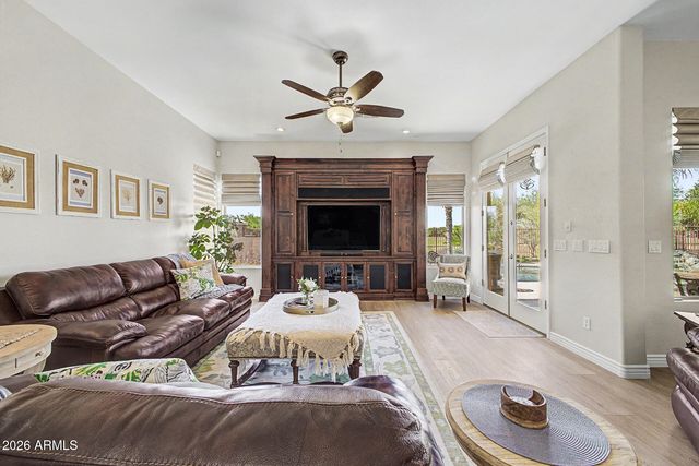 3915 E MEADOWVIEW Drive, Gilbert, AZ 85298