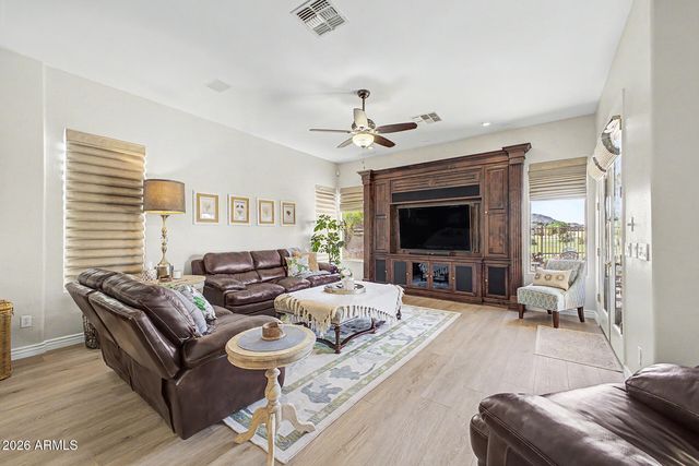 3915 E MEADOWVIEW Drive, Gilbert, AZ 85298