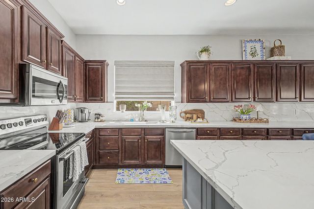 3915 E MEADOWVIEW Drive, Gilbert, AZ 85298