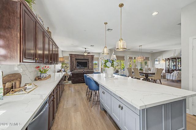 3915 E MEADOWVIEW Drive, Gilbert, AZ 85298