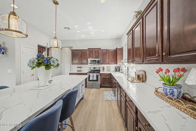 3915 E MEADOWVIEW Drive, Gilbert, AZ 85298