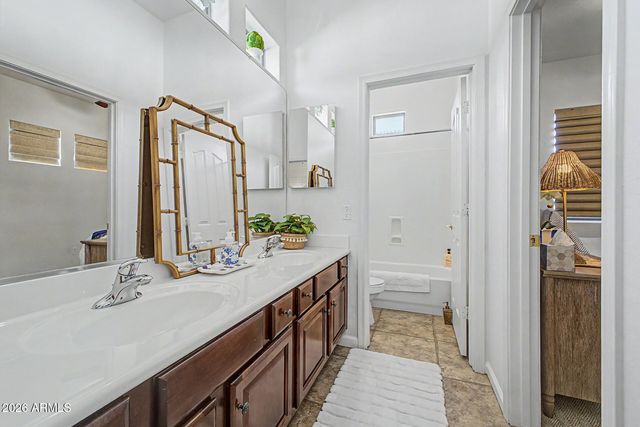 3915 E MEADOWVIEW Drive, Gilbert, AZ 85298