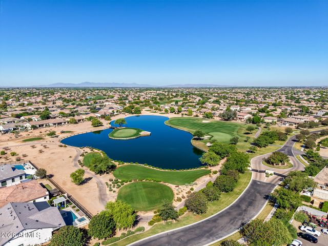 3915 E MEADOWVIEW Drive, Gilbert, AZ 85298