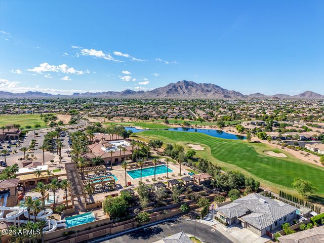 3915 E MEADOWVIEW Drive, Gilbert, AZ 85298