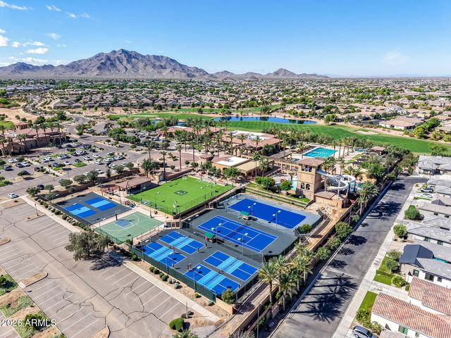 3915 E MEADOWVIEW Drive, Gilbert, AZ 85298