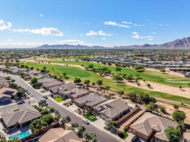 3915 E MEADOWVIEW Drive, Gilbert, AZ 85298