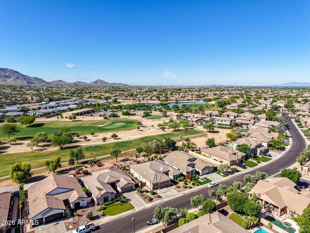 3915 E MEADOWVIEW Drive, Gilbert, AZ 85298