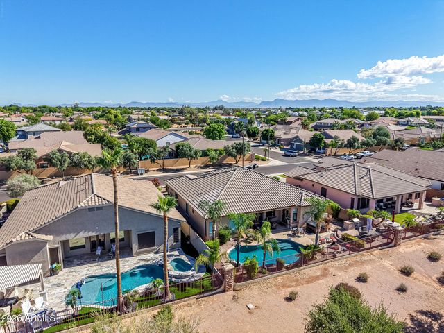 3915 E MEADOWVIEW Drive, Gilbert, AZ 85298