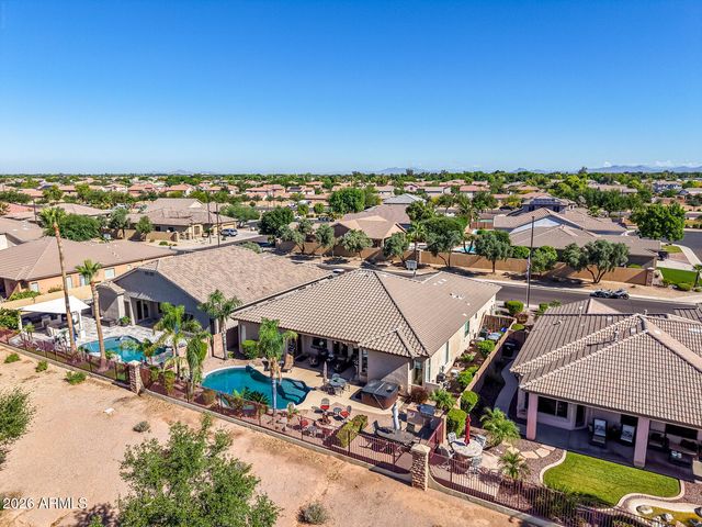 3915 E MEADOWVIEW Drive, Gilbert, AZ 85298