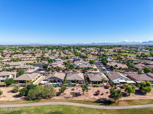 3915 E MEADOWVIEW Drive, Gilbert, AZ 85298