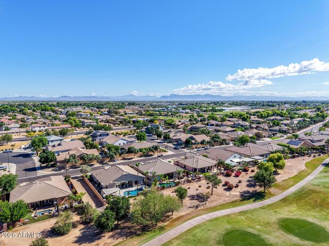 3915 E MEADOWVIEW Drive, Gilbert, AZ 85298