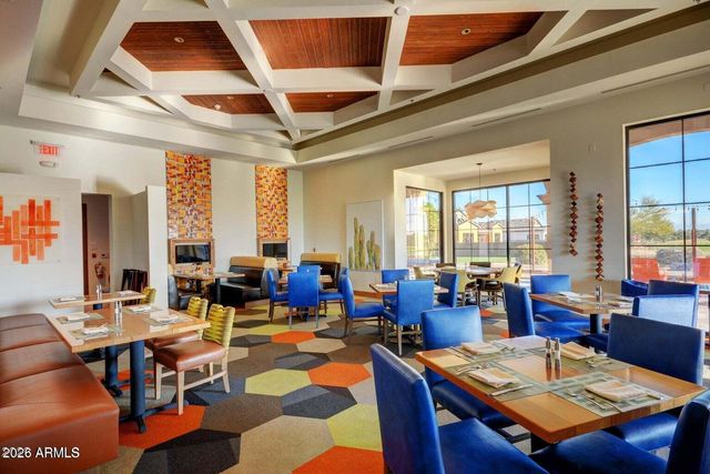 3915 E MEADOWVIEW Drive, Gilbert, AZ 85298